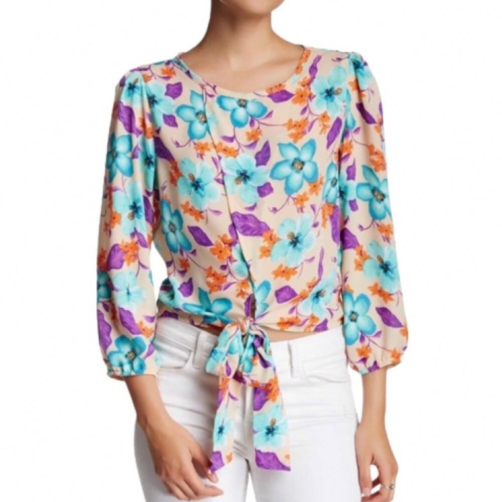 NWOT H.I.P floral wrap 3/4 sleeve blouse.  Size S.